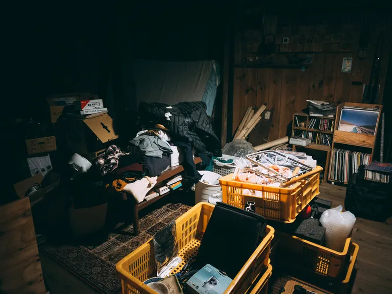 物置のようになって荷物があふれた部屋